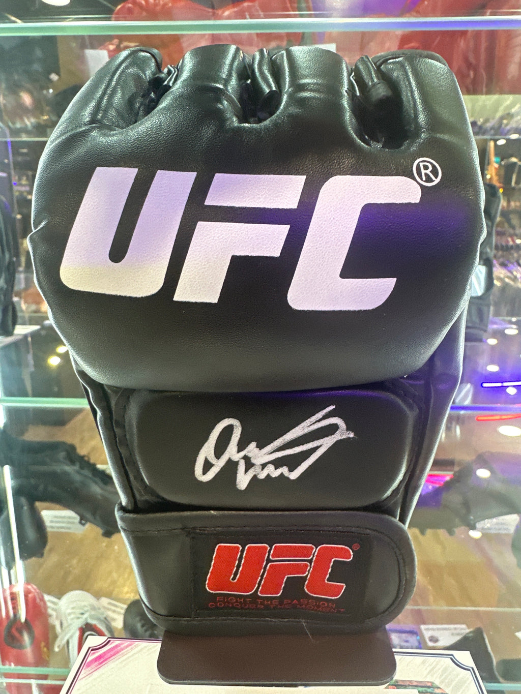 Dana White Signed UFC Glove
