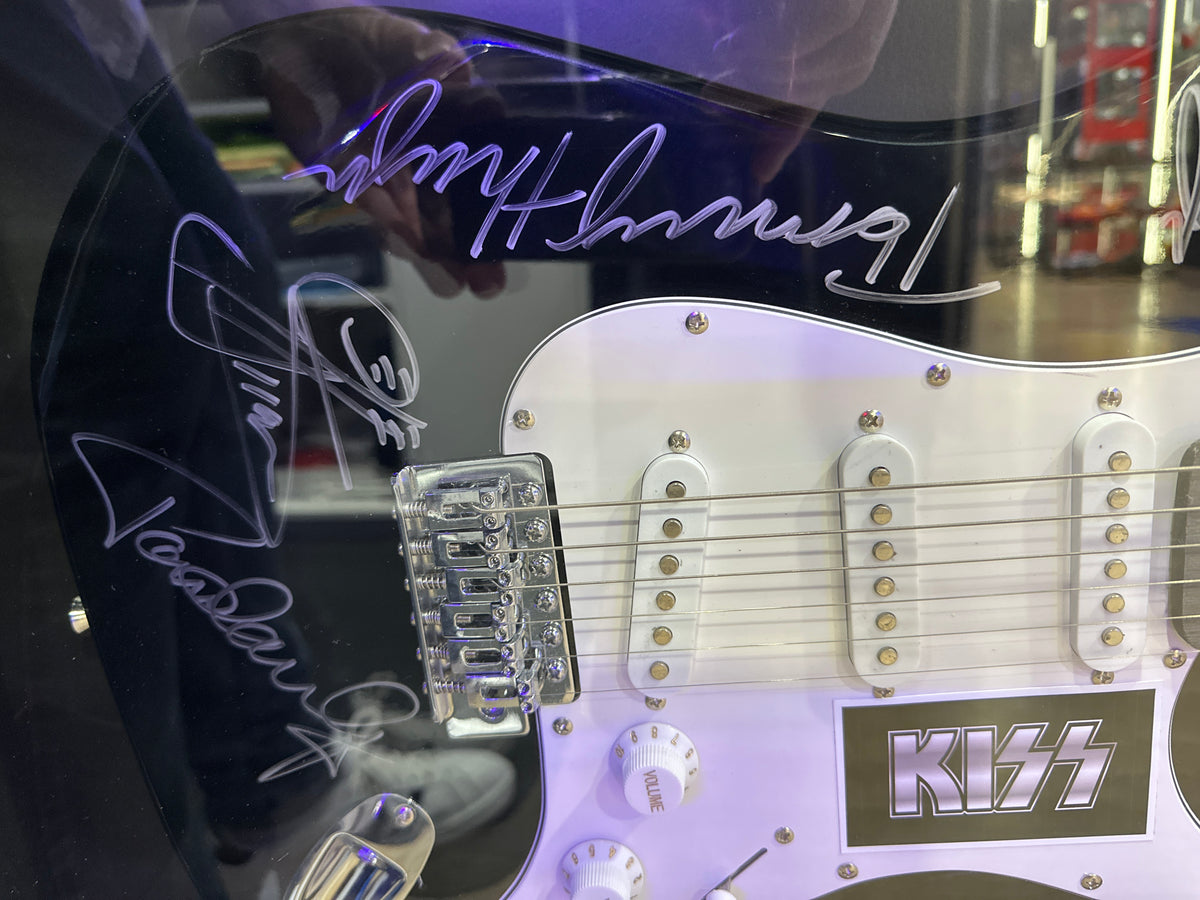 Kiss full Band Signed Karrera Guitar