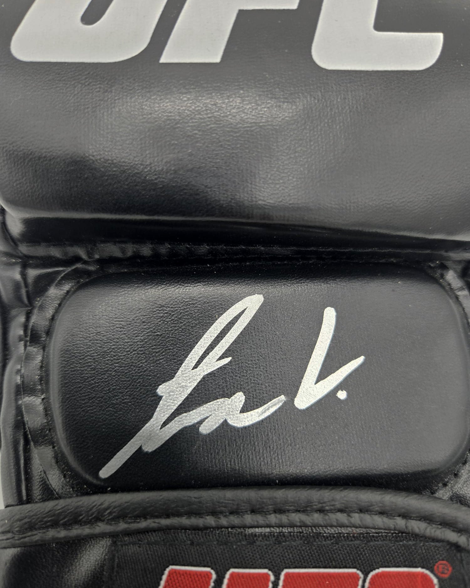 Alexander Volkanovski Signed UFC Glove