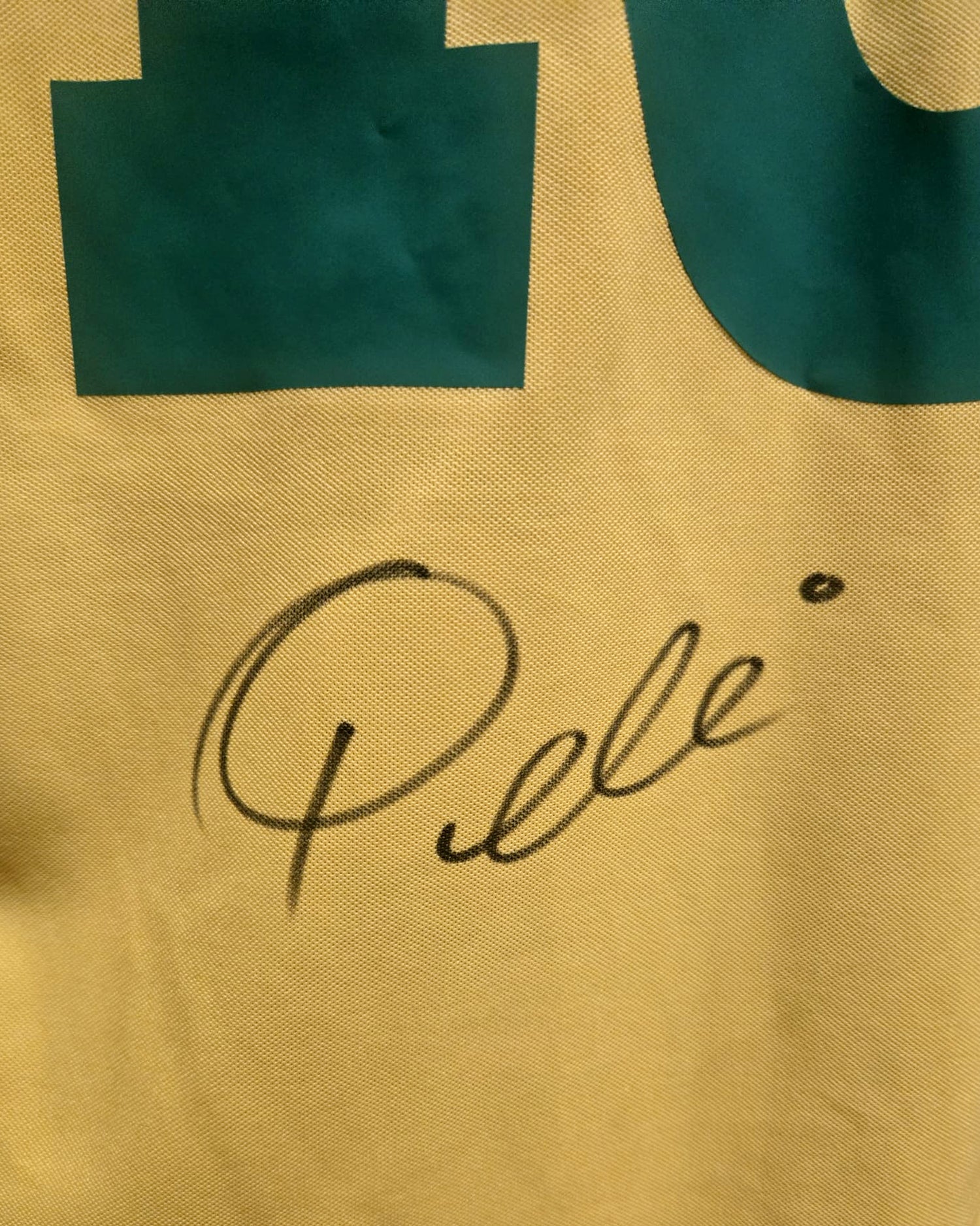 Pelé Signed Soccer Jersey