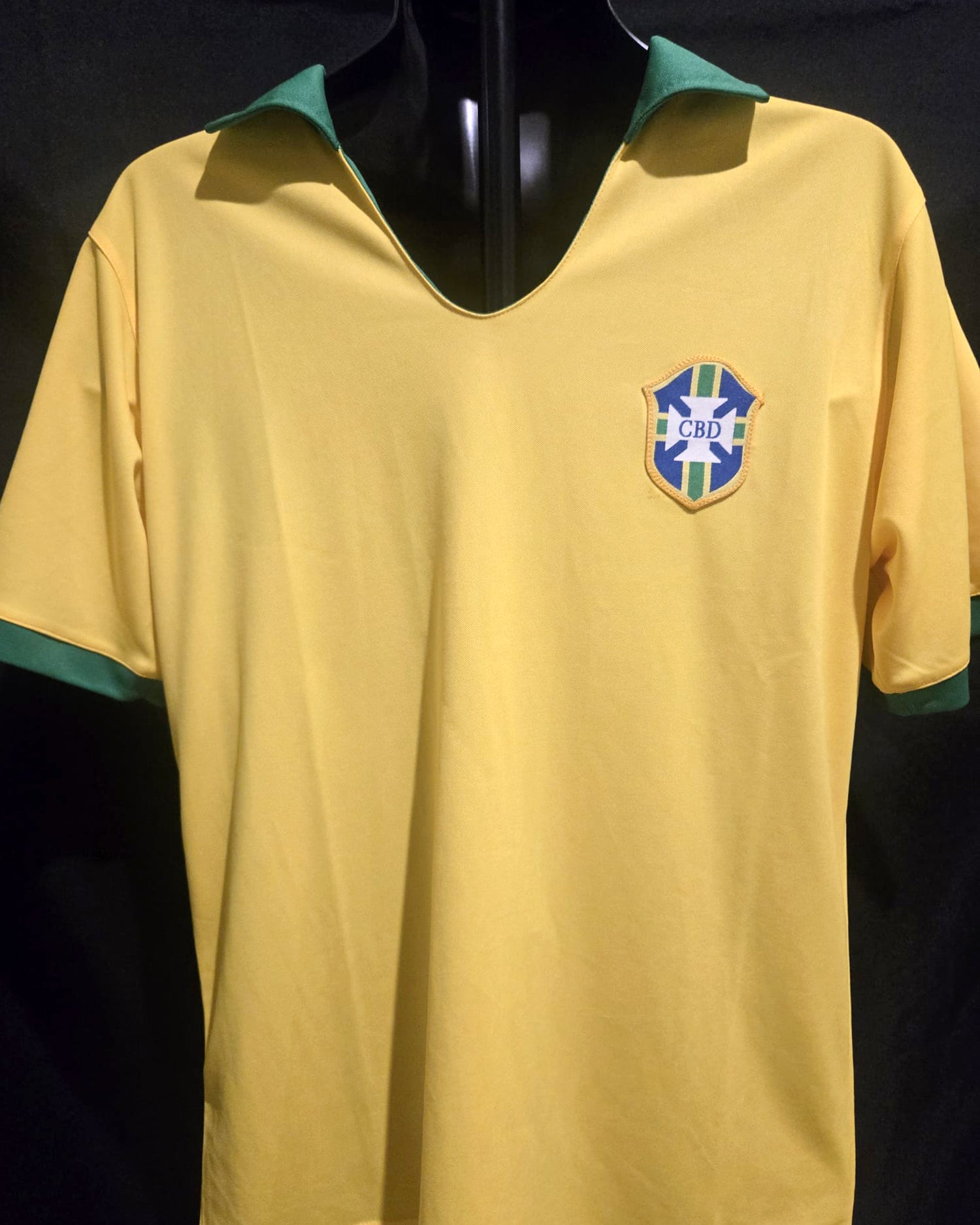 Pelé Signed Soccer Jersey