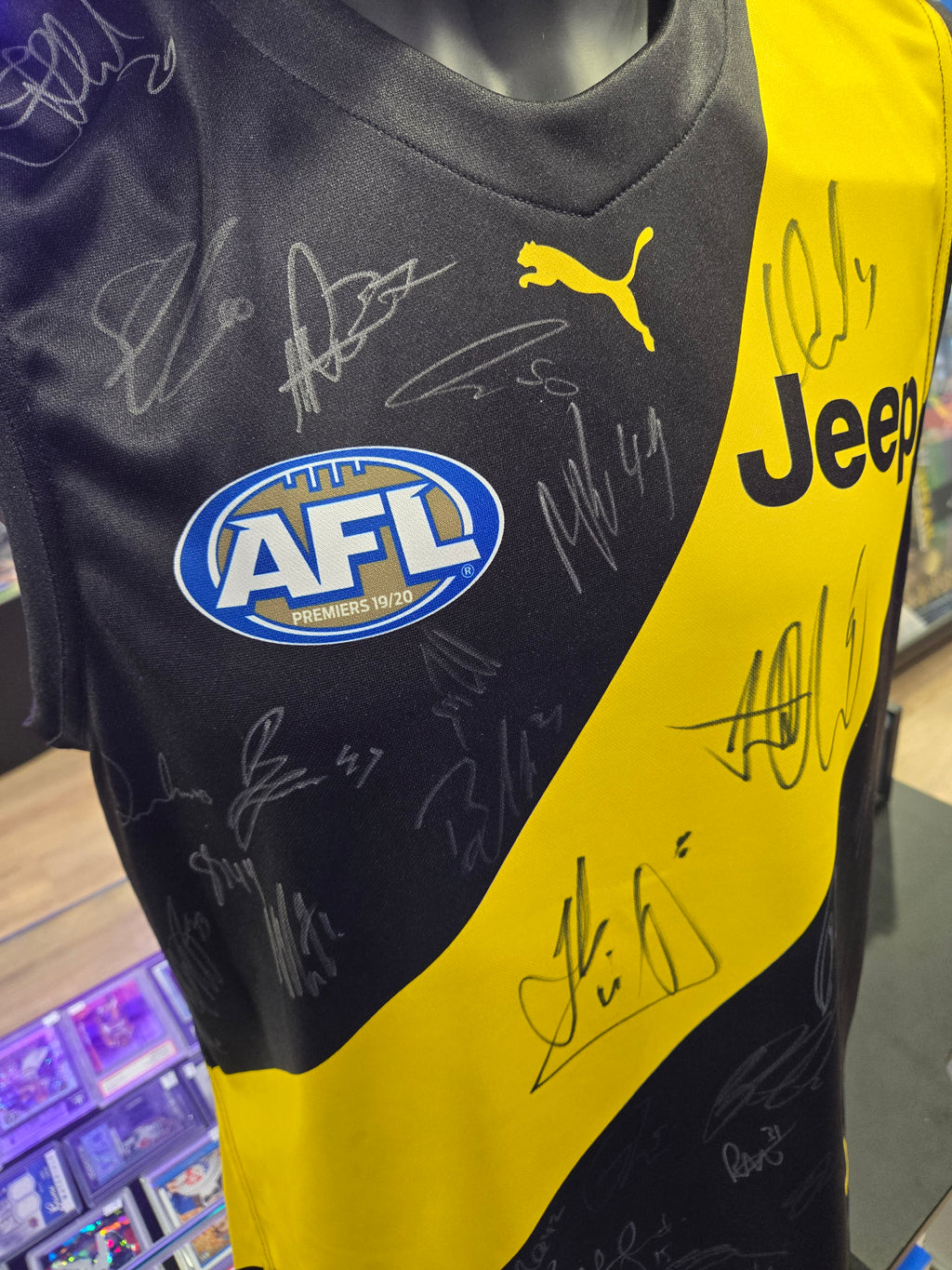 RICHMOND Full team premiership 2020 signed